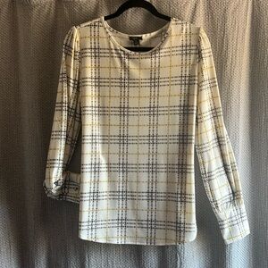 Ladies pullover knit work shirt